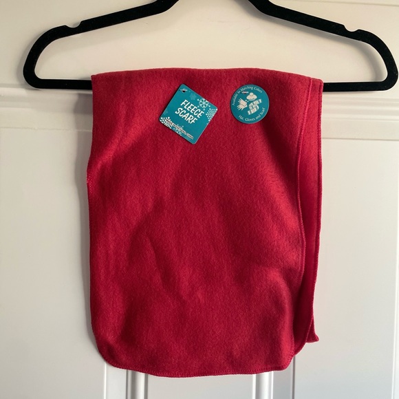 NWT Fleece Scarf -Works for Unisex and kids too!!Super Warm and Soft ❄️⛄️🏂 - Picture 2 of 4